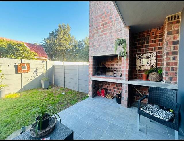 3 BEDROOM TOWNHOUSE FOR SALE IN DE ZOETE INVAL